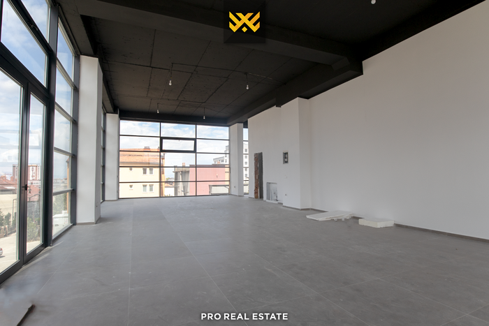 Lokal 114m² me #qira te Mati 1