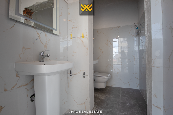 Lokal 114m² me #qira te Mati 1