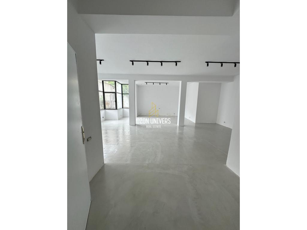 Espaço comercial para alugar na rruga e kavajës, centro!