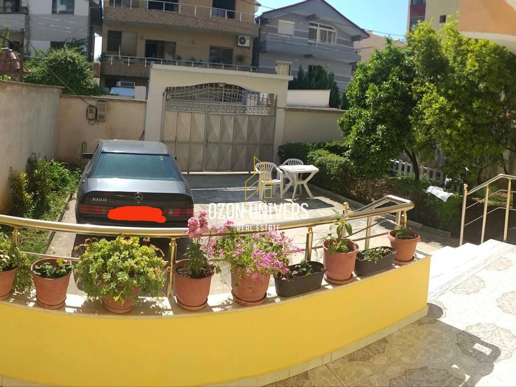 À louer villa de 3 étages – Don bosko