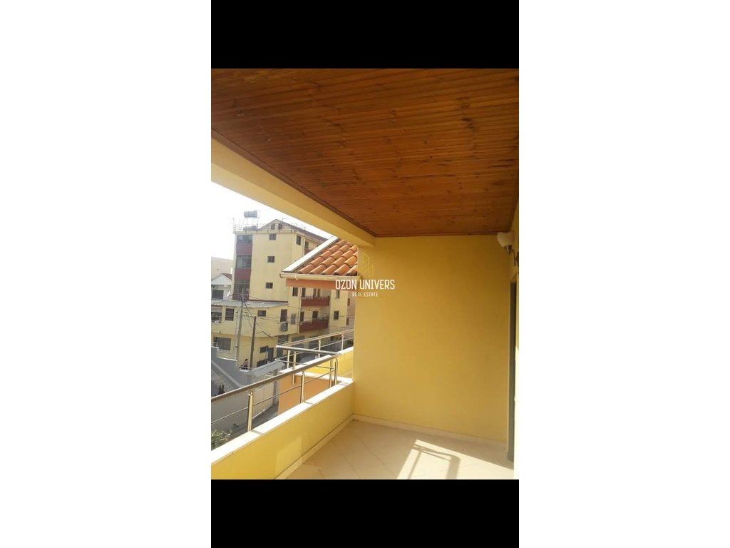 À louer villa de 3 étages – Don bosko