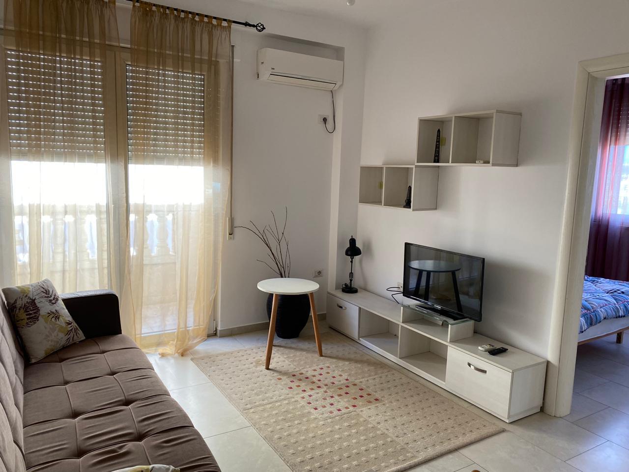 Nahe der cajupi-schule, modernes 2+1 apartment zur miete