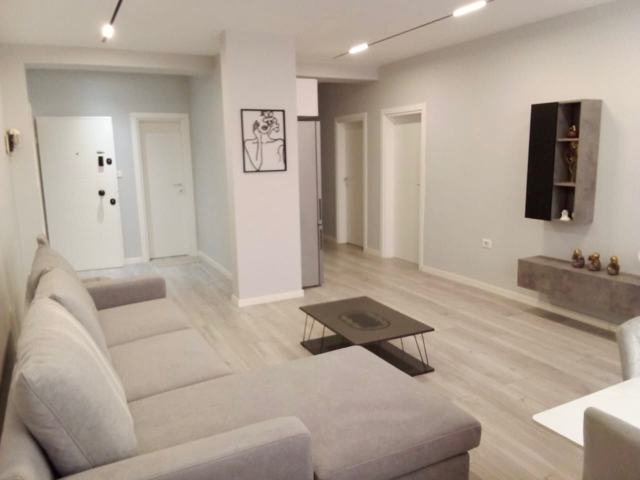 21. Dezember, modernes 2+1 apartment mit hypothek zum verkauf.