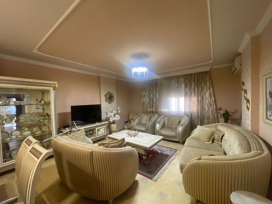 Appartement 3+1+2 au centre de durres, à vendre.