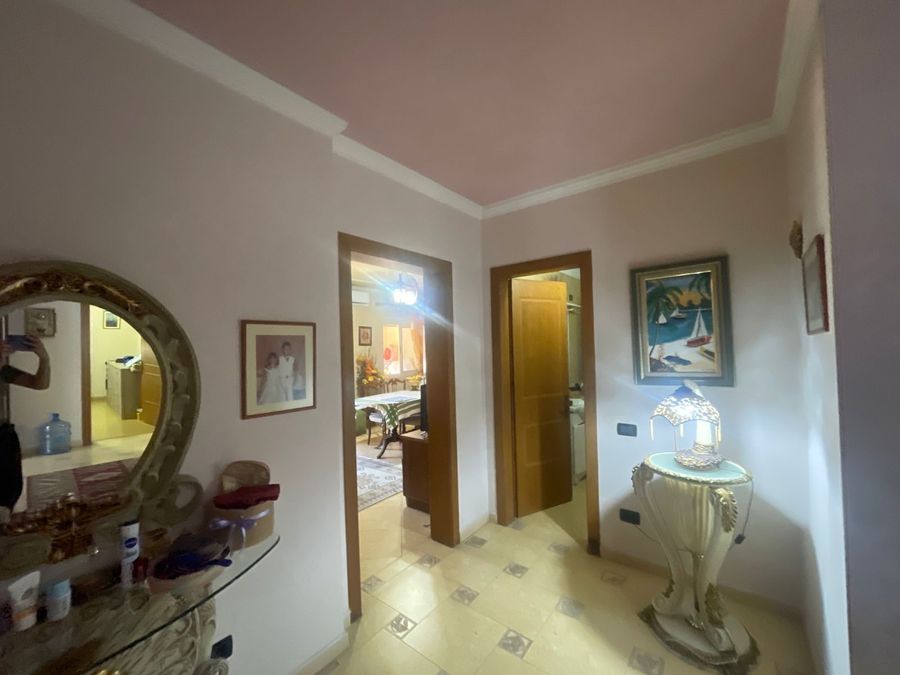 Appartement 3+1+2 au centre de durres, à vendre.
