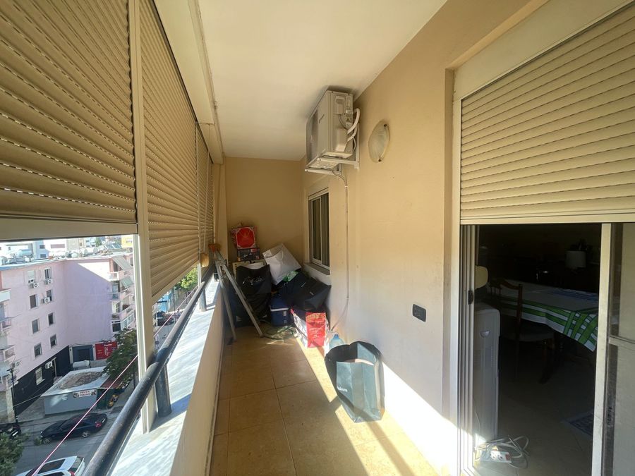 Appartement 3+1+2 au centre de durres, à vendre.
