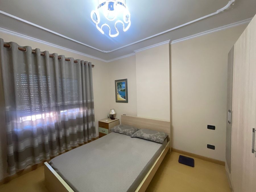 Appartement 3+1+2 au centre de durres, à vendre.