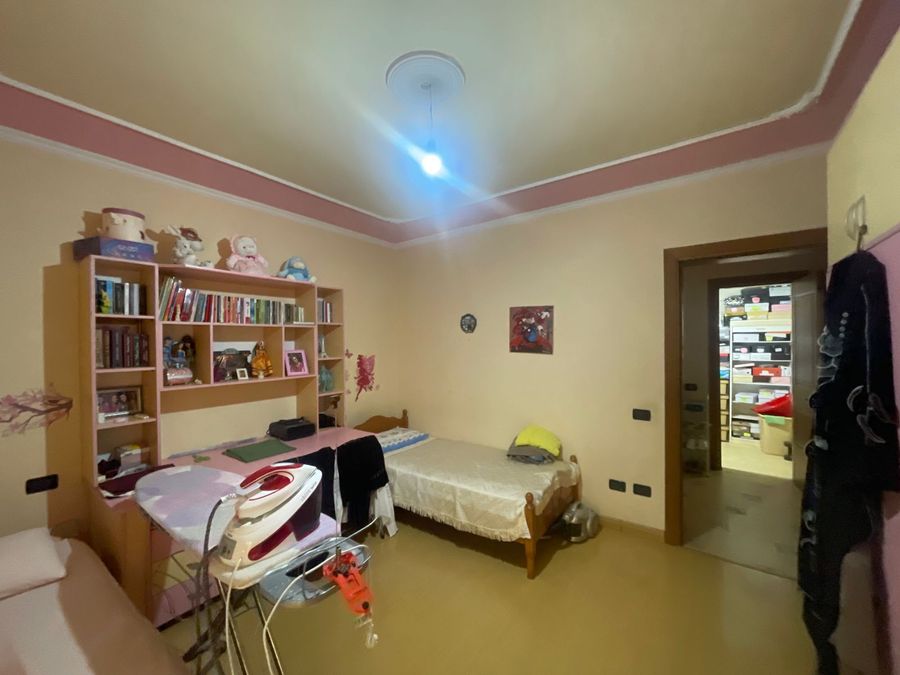 Appartement 3+1+2 au centre de durres, à vendre.