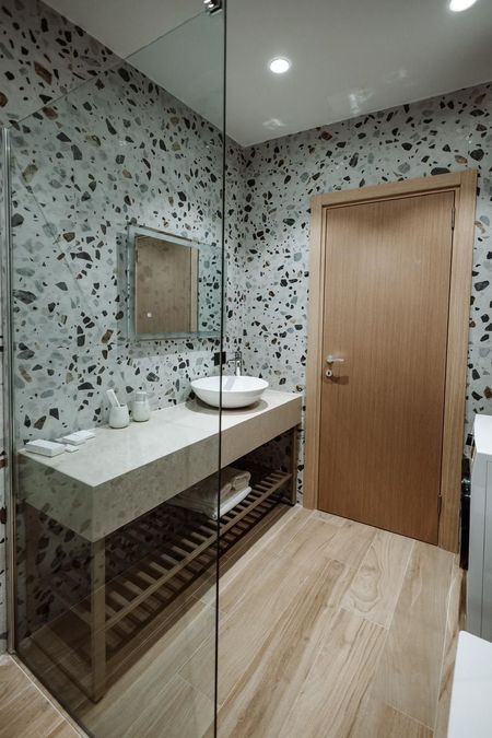 Luxurious apartment in golem hotel complex, for rent.