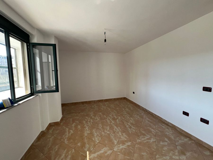 Appartement 2+1 à vendre au centre de Durrës