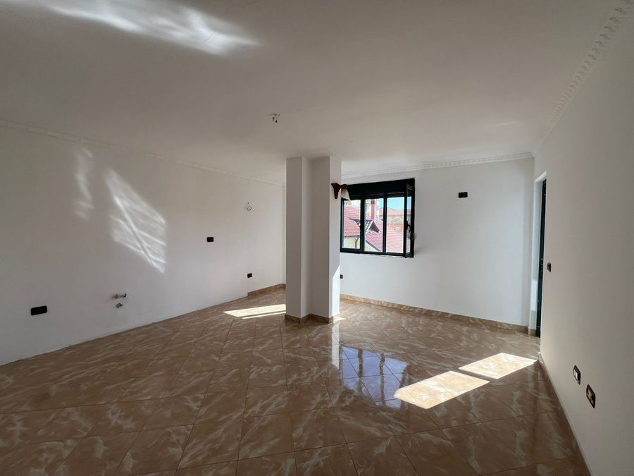Appartement 2+1 à vendre au centre de Durrës