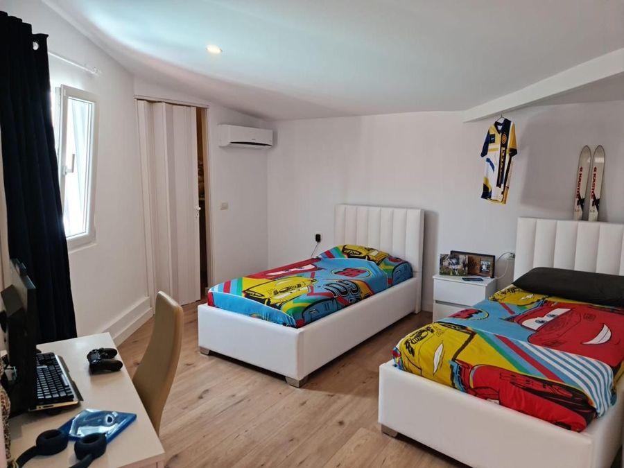 Appartement penthouse à vendre au 'Mali i Robit'