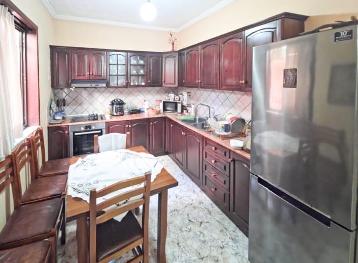 Verkauf | villa 6 + 1 | don bosko | 500000 €