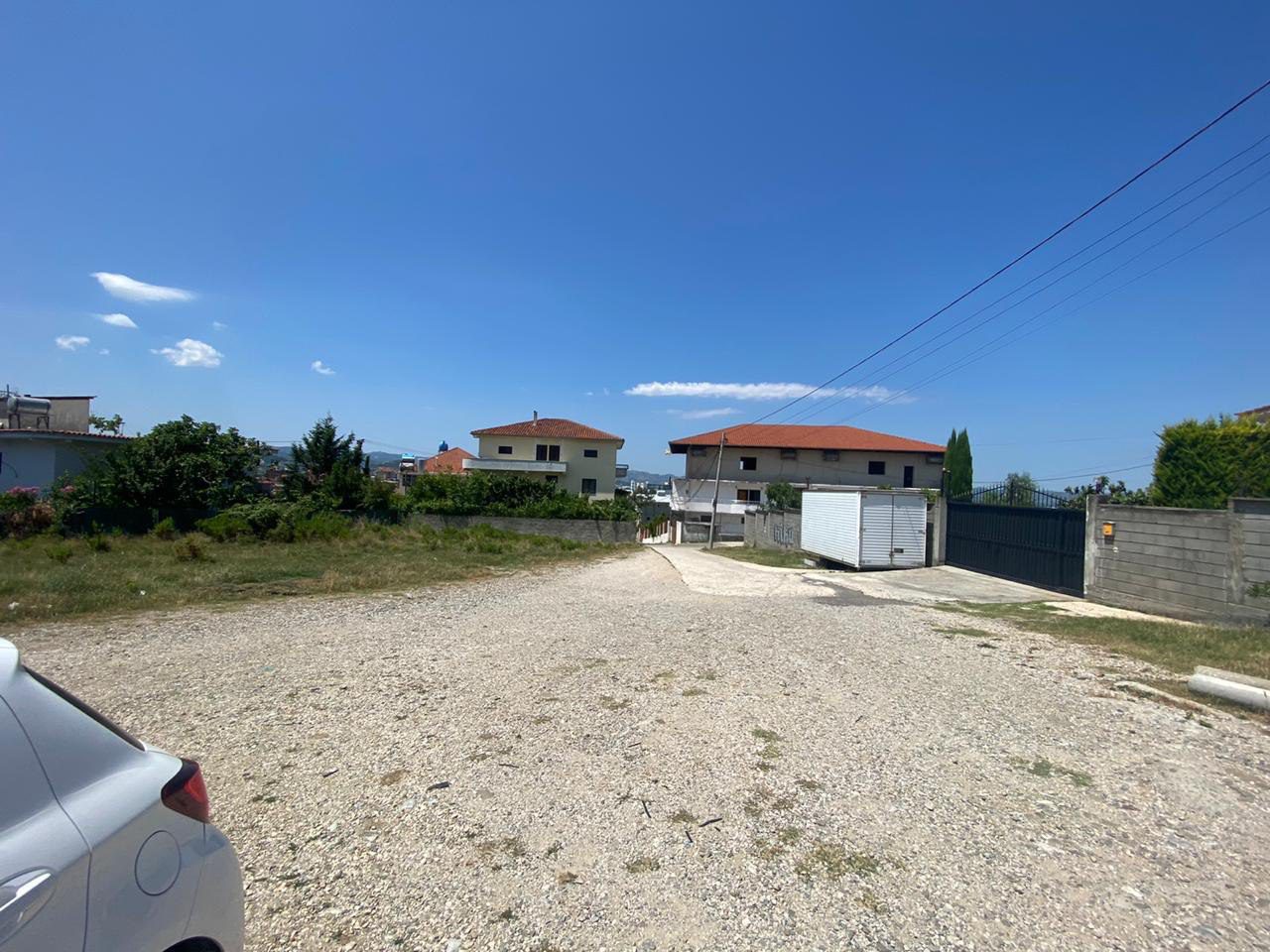 Grundstück zum verkauf 8500 quadratmeter, in der nähe der ubt, Tirana.