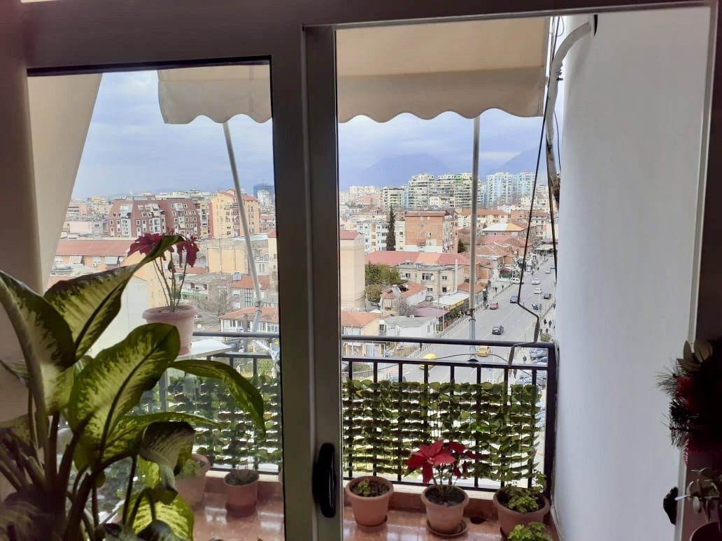 Apartament 3+1 te komuna parisit, tirane