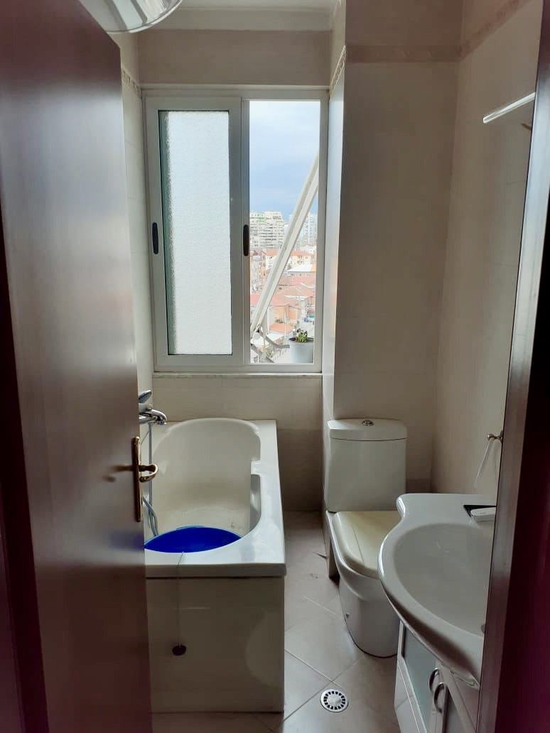 Apartament 3+1 te komuna parisit, tirane