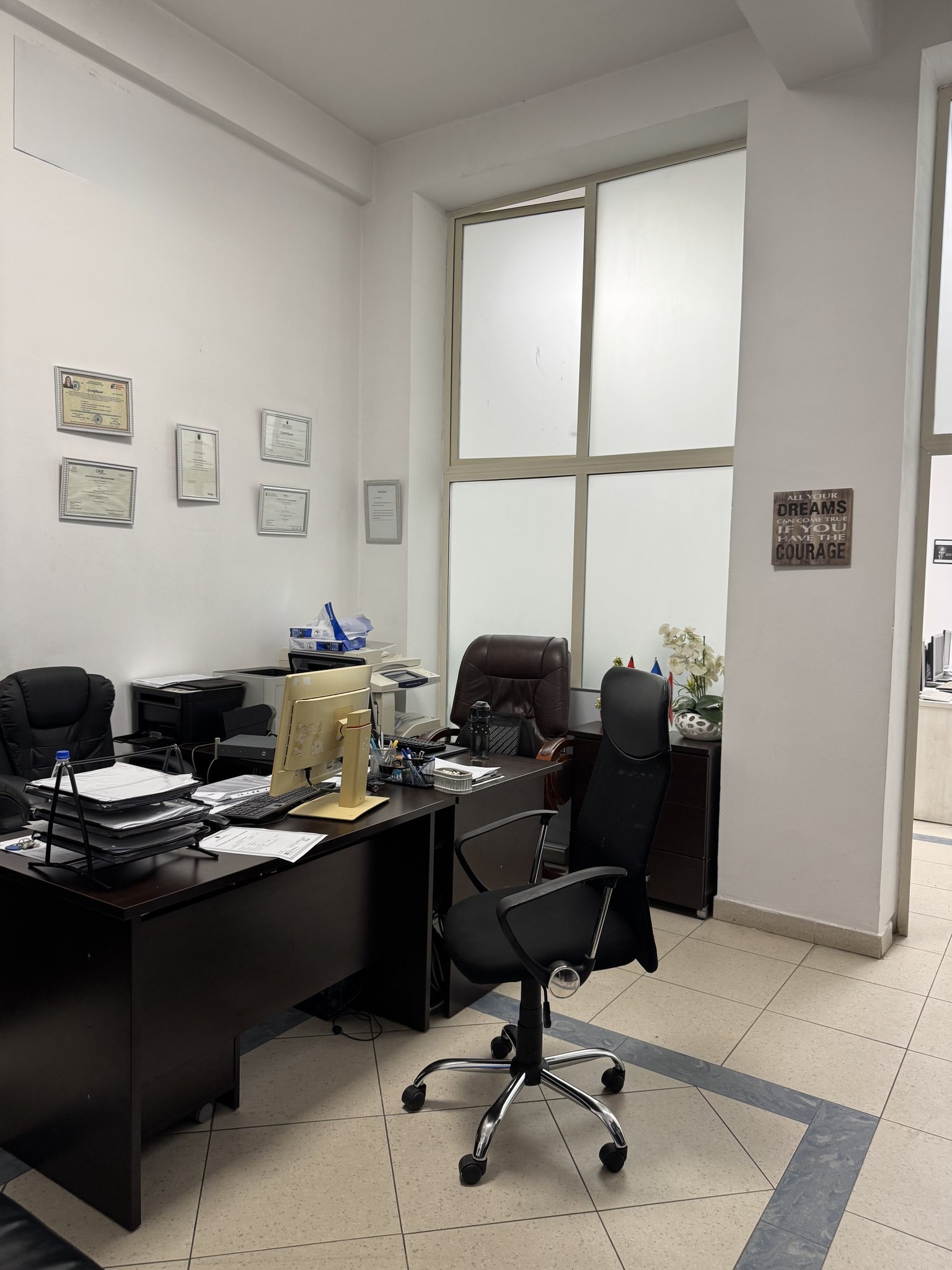 Ambient biznesi 59 metra katror prane kolegjit eneida, durres