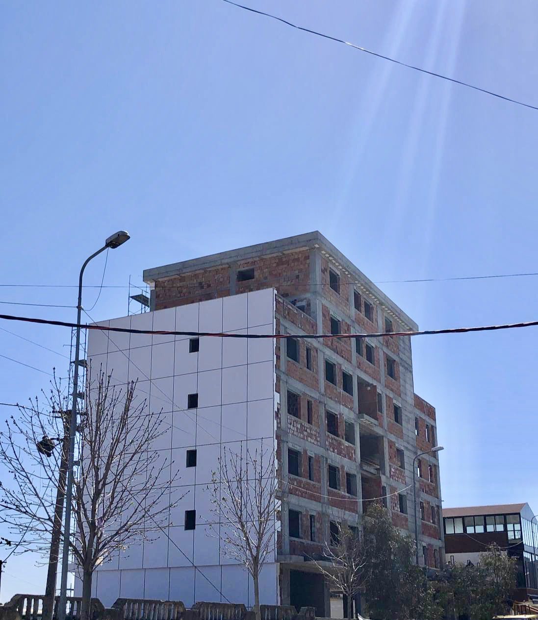 Apartamente me tipologji te ndryshme prane parkut te autobusave, durres