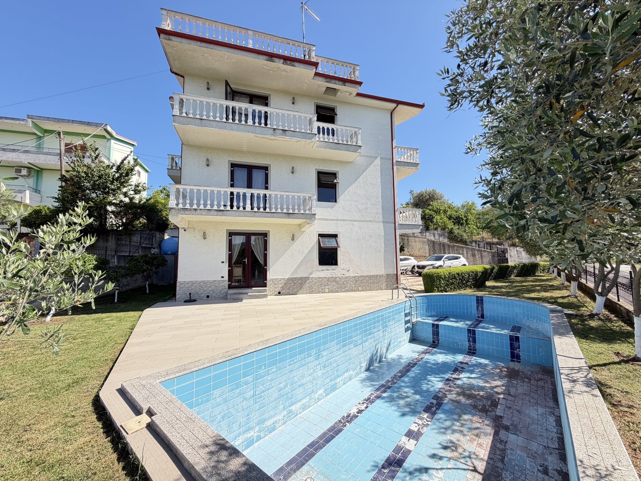 Deux super villas à vendre et à louer à golem