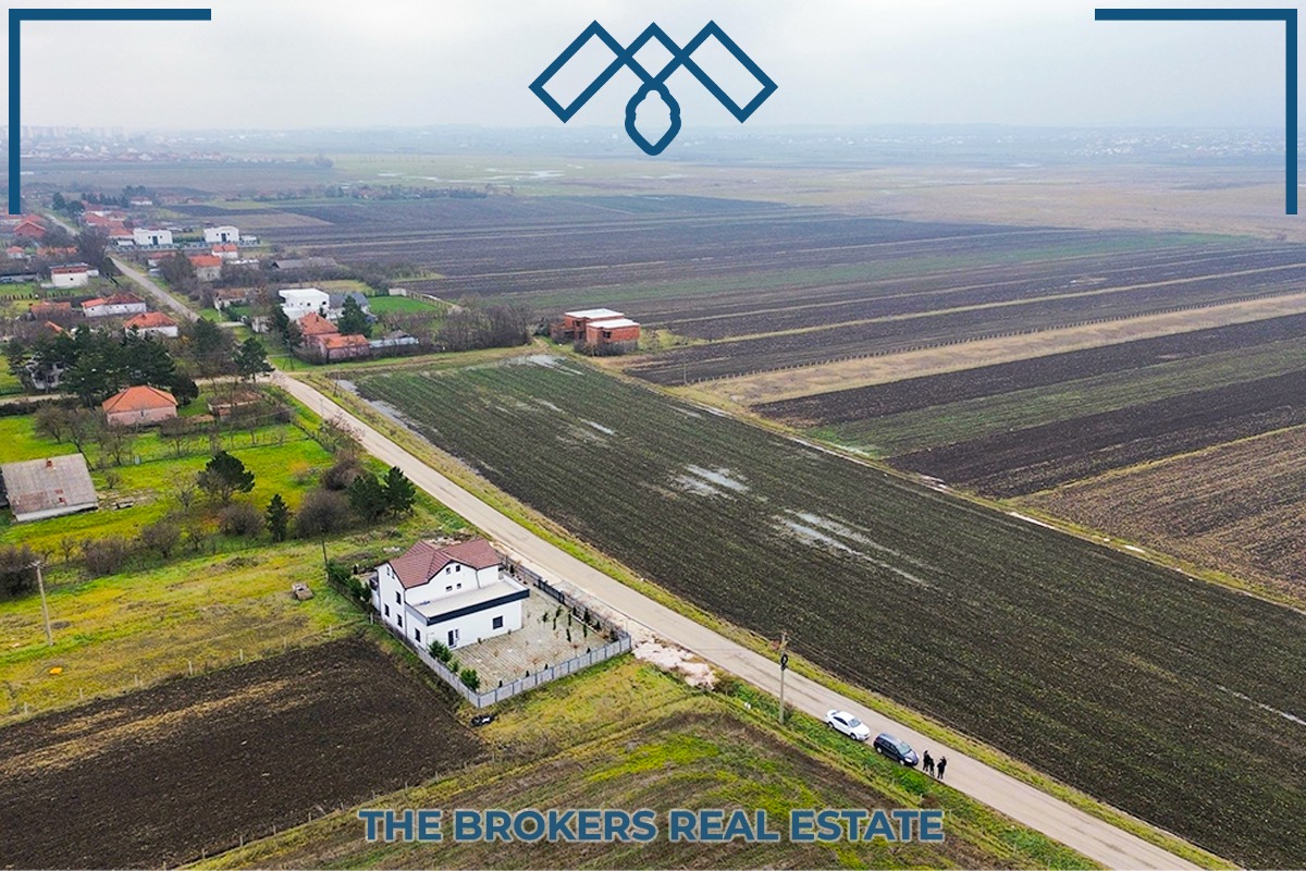 Truall në shitje – Suhadoll – 3 hektarë e 30 ari