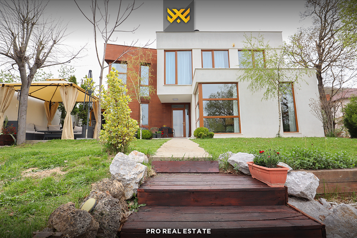 Casa de 210m² para #alugar em bërnica.