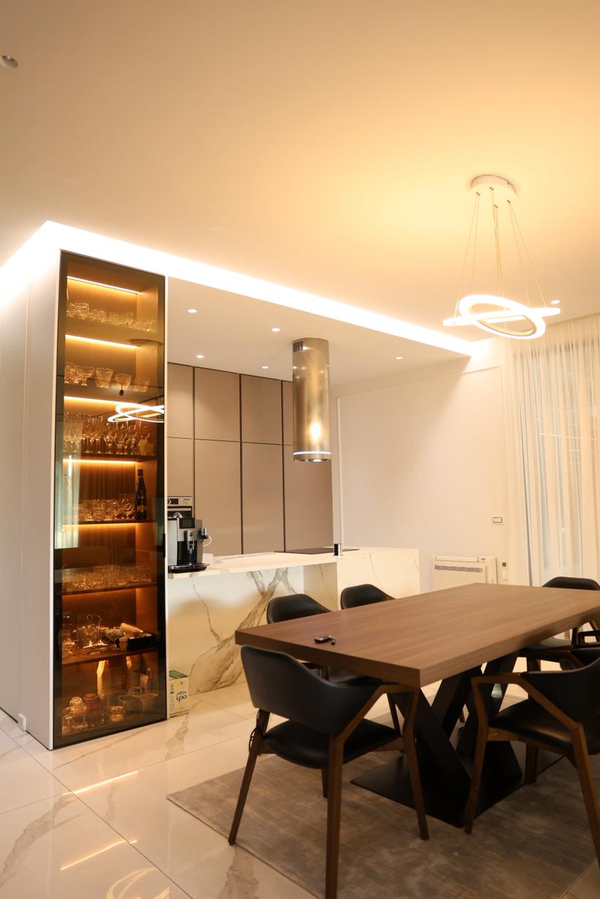Villa con piscina en venta en mjull bathore, Tirana