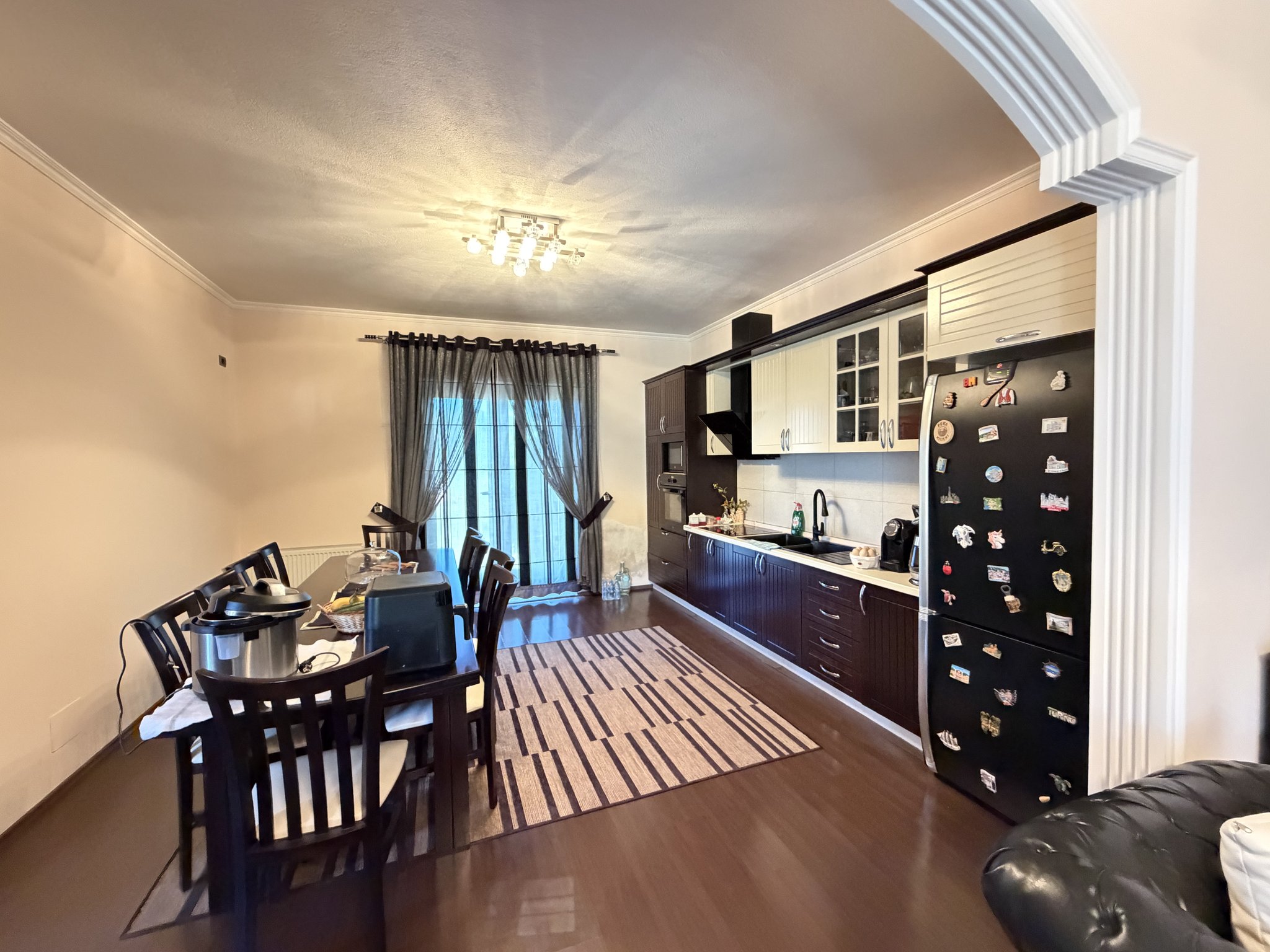 Villa con piscina en venta en mjull bathore, Tirana