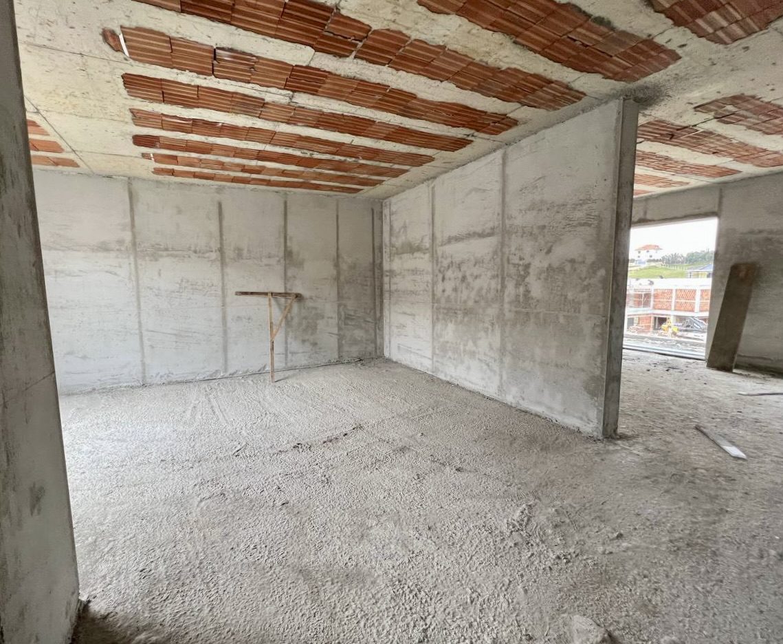 Villa con piscina en venta en mjull bathore, Tirana