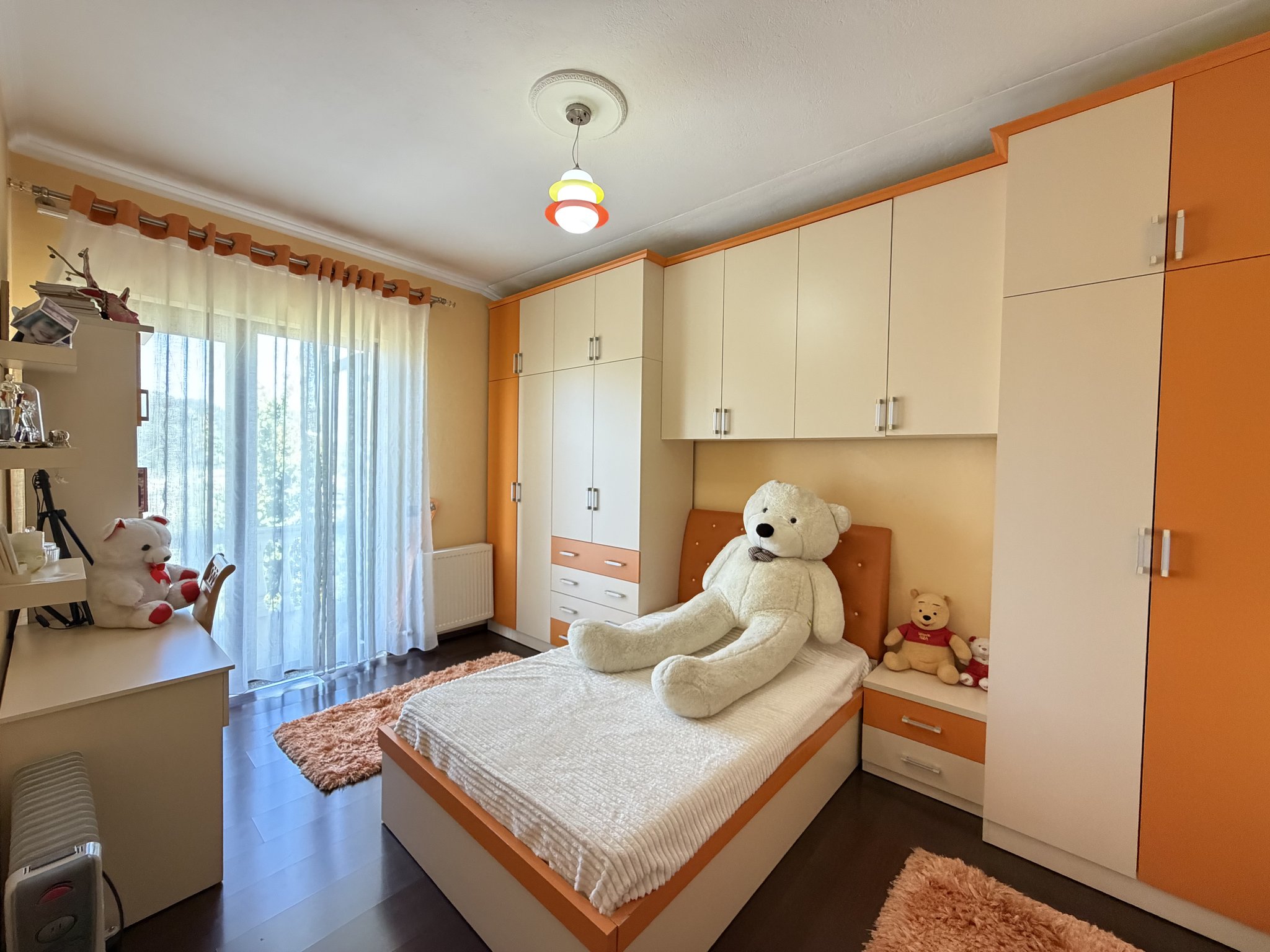 Villa con piscina en venta en mjull bathore, Tirana