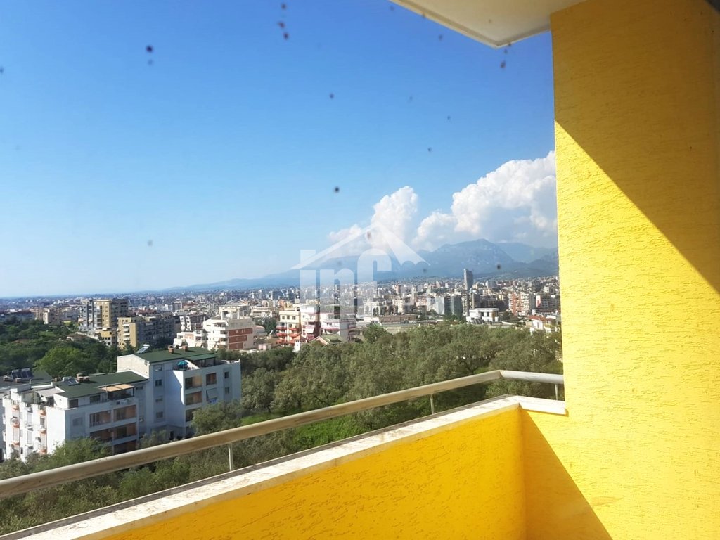 Prane parkut te liqenit (8)
