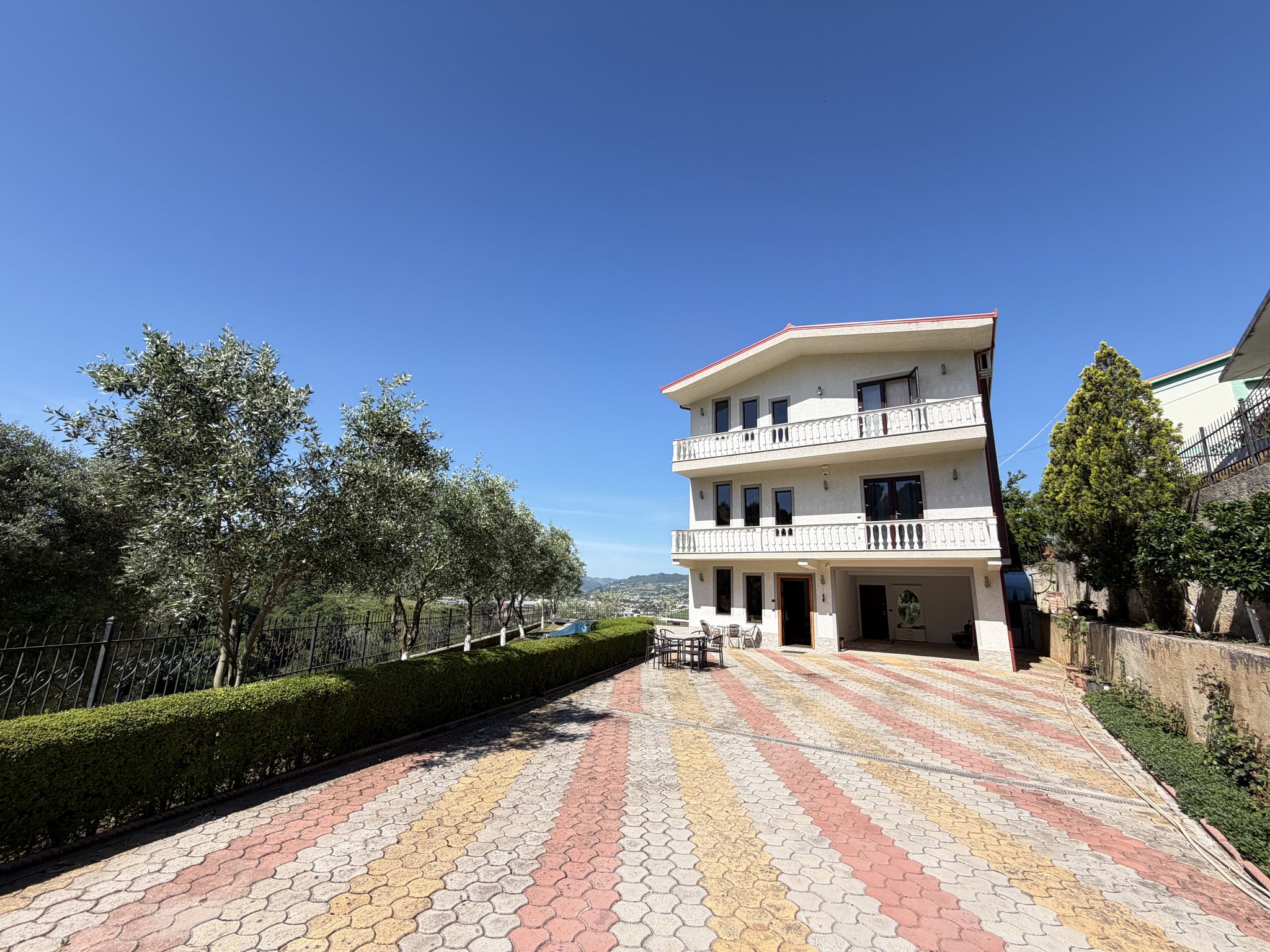 Casas à venda perto da escola neim babameto, durres