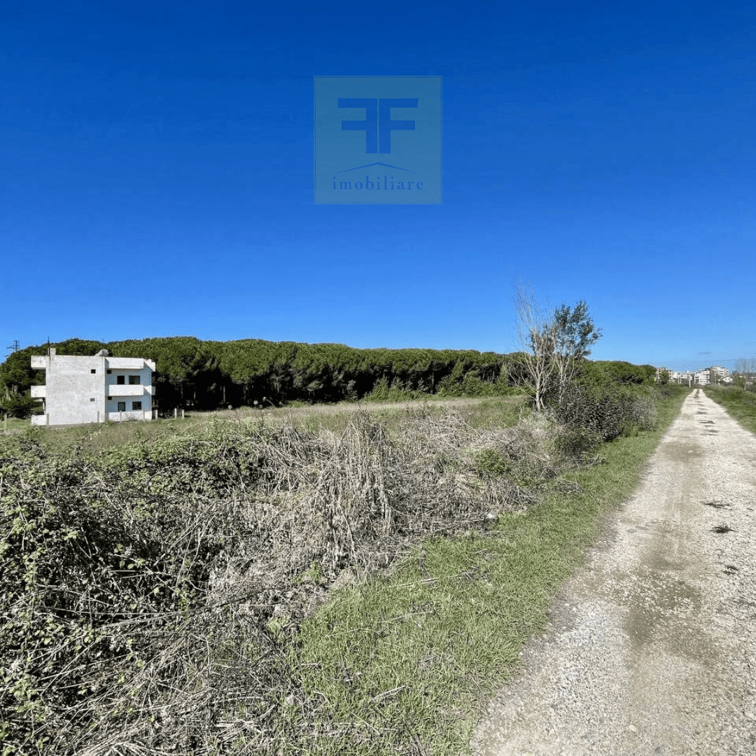 Terreno in vendita di 1100 metri quadrati a qerret, kavaje