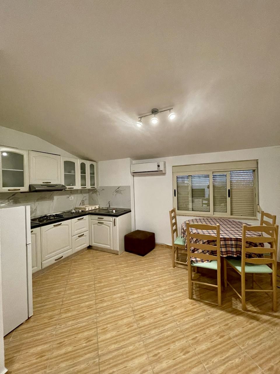 Apartamento 3+1 à venda em qerret, kavaje