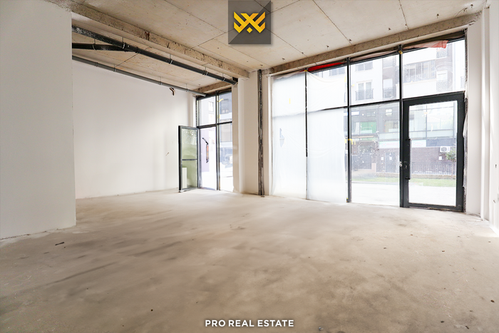 Locale commerciale 80m² in affitto a Aktash