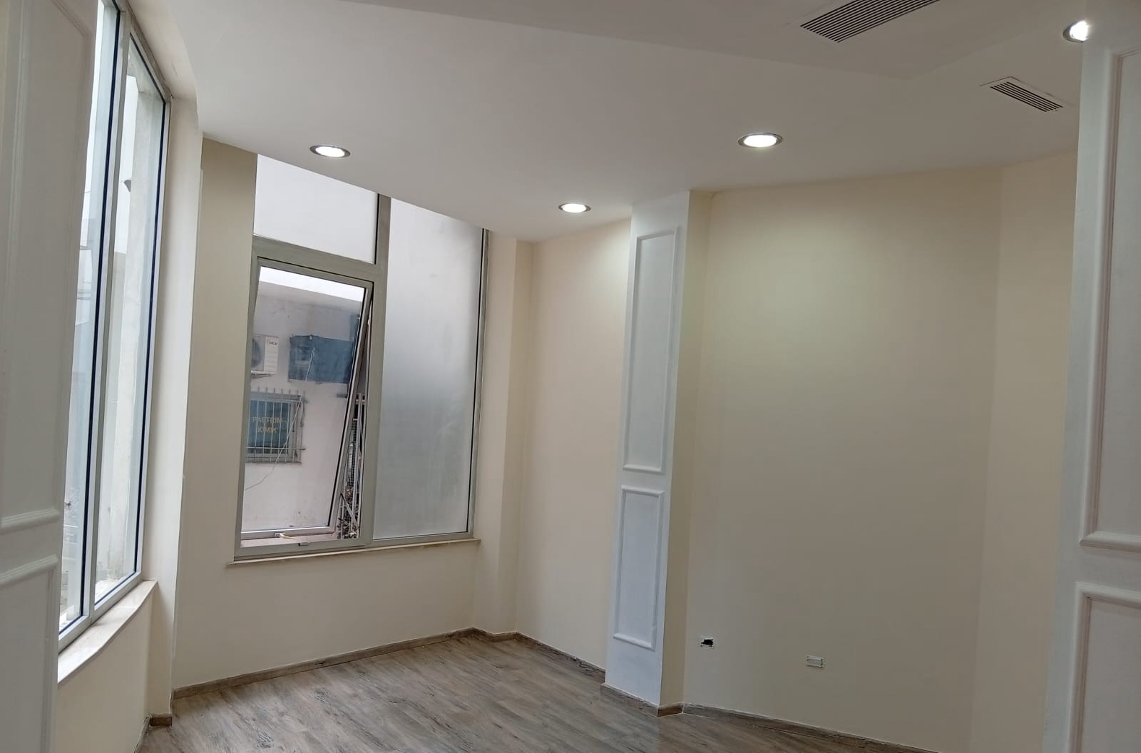Vendita | locale commerciale | via sami frashëri | €170.000 (2)
