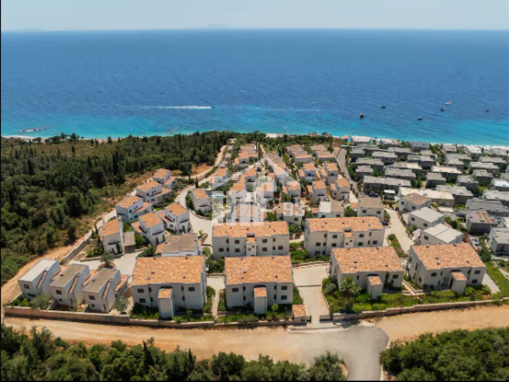 White rocks residence, dhermi
