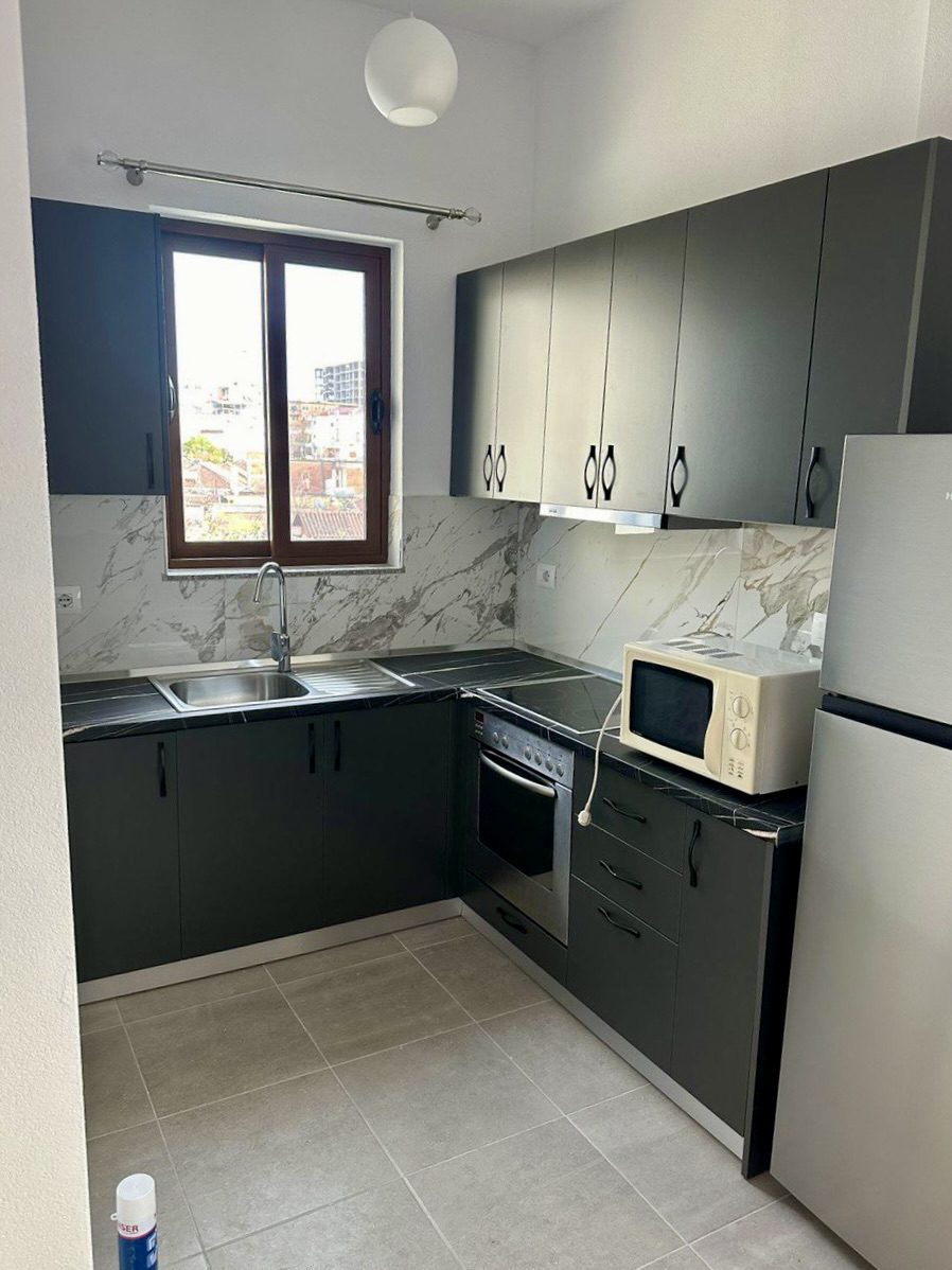 Apartment zur miete in der dibra-straße, Tirana