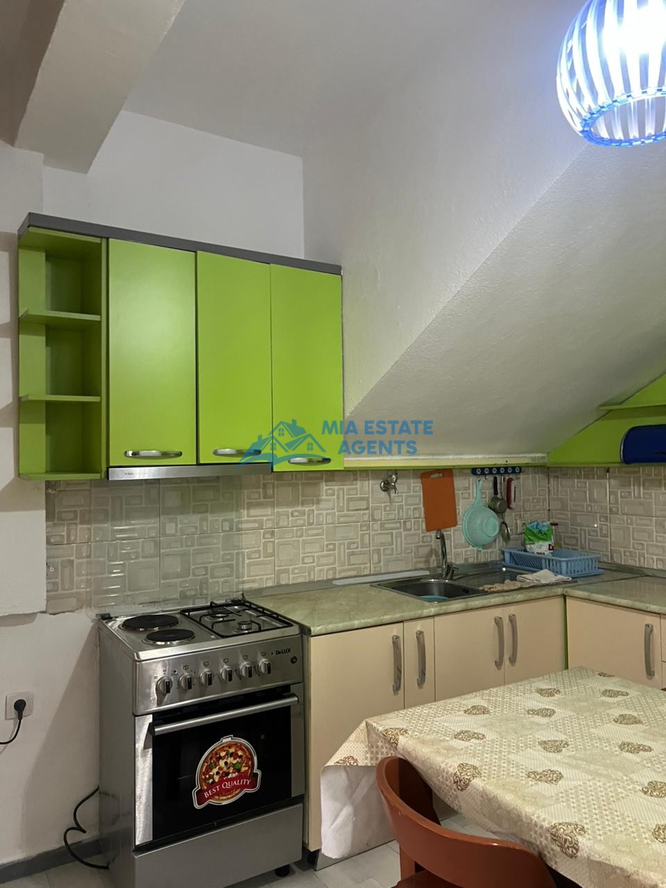 Apartament 2+1 me qira në spitallë – 80 m²