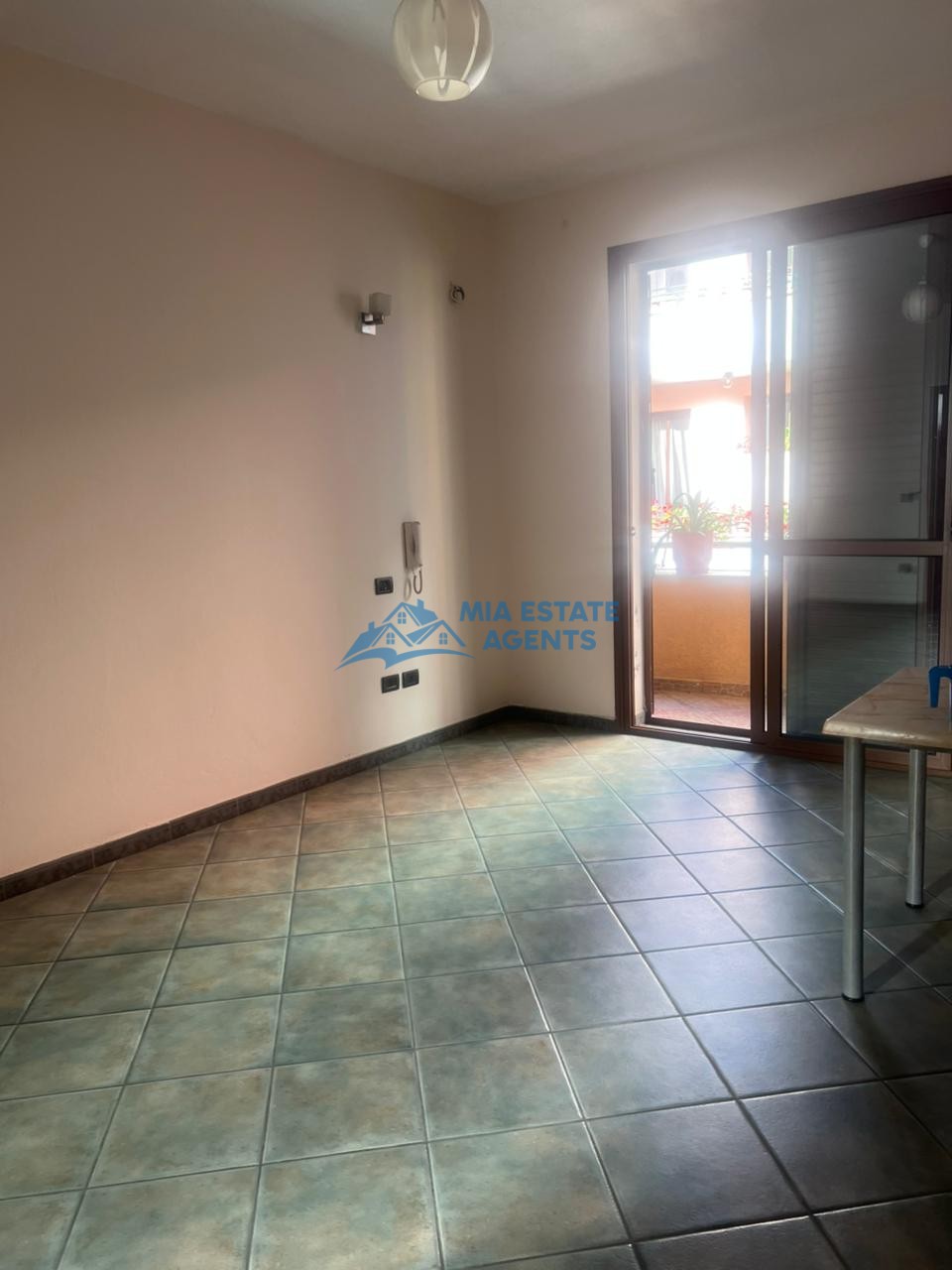 175 m² espaço para alugar perto de ish rajoni