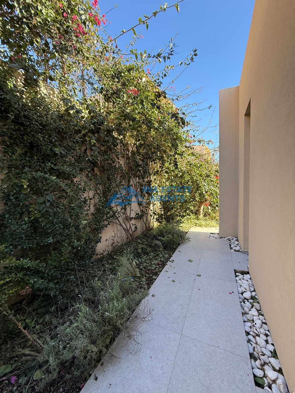 Vilë “Small Twin” 2+2 për shitje – Green coast , palasë