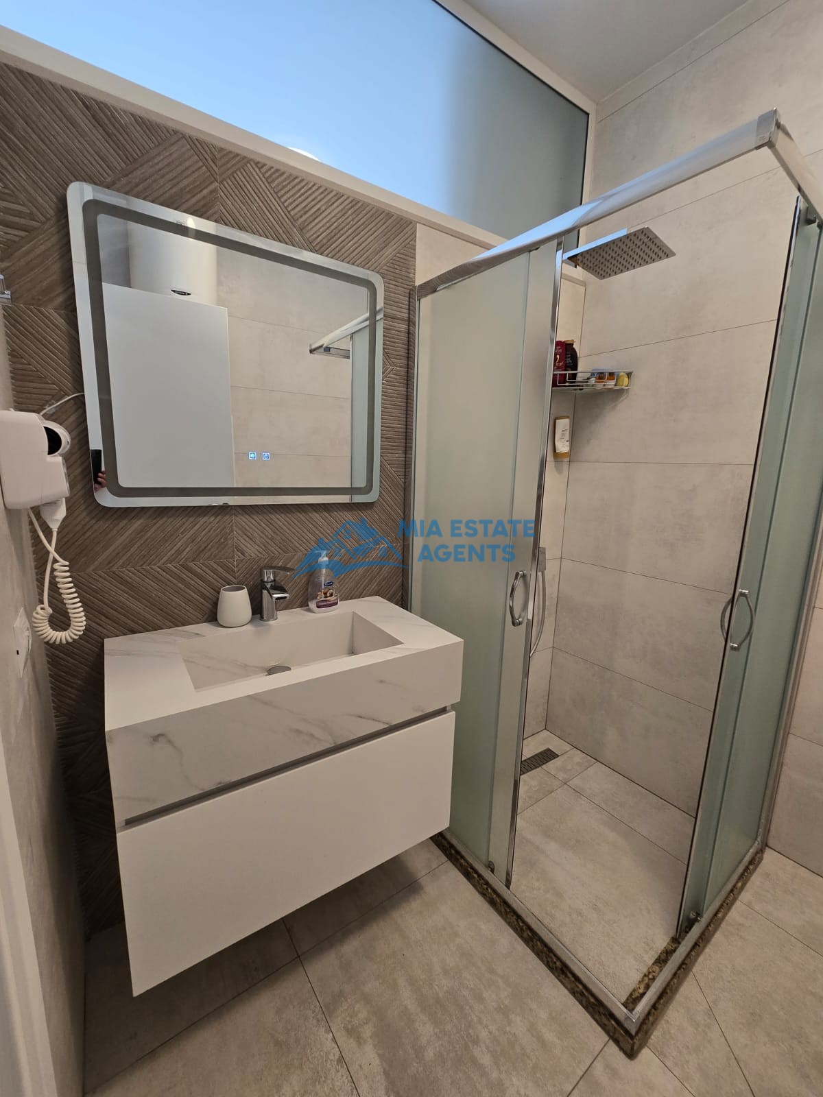Apartament 1+1 me qera – Lungomare