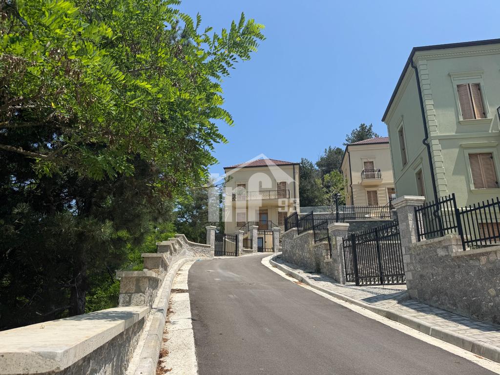 Complesso turistico “Belvedere Korça”, Korçë