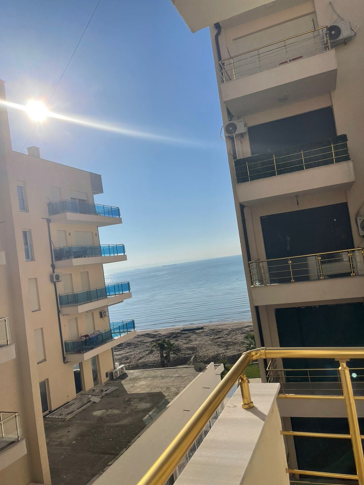 Apartamento 2+1 para alugar – 3º andar com vista para o mar