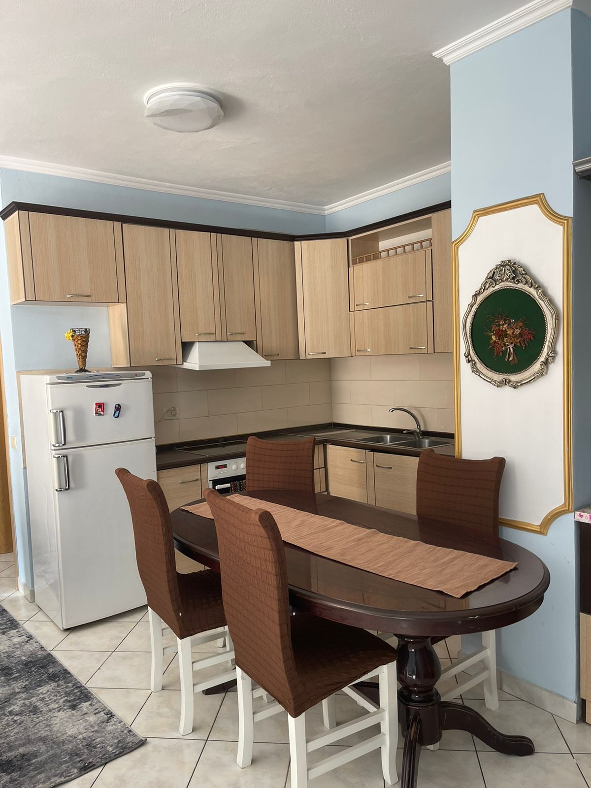 Apartamento 2+1 para alugar – 3º andar com vista para o mar