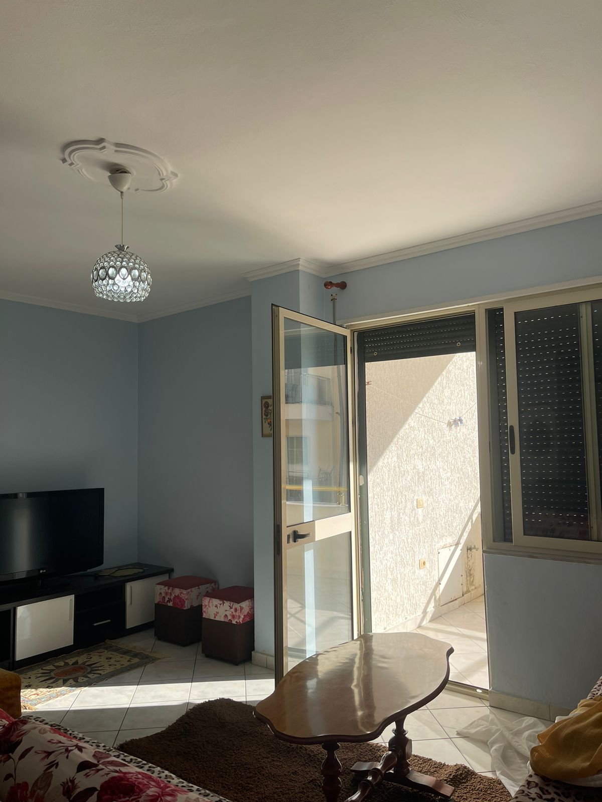 Apartamento 2+1 para alugar – 3º andar com vista para o mar
