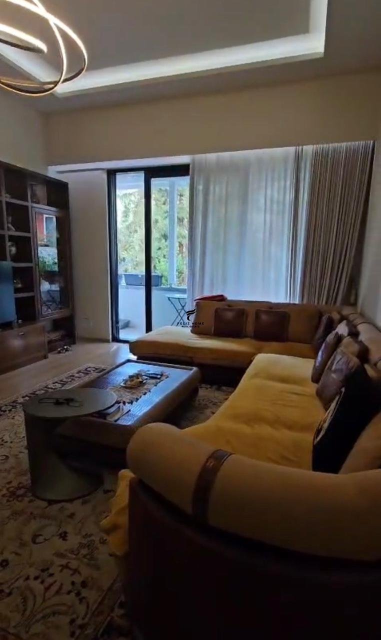 Apartamento à venda 3+1+2 piso em madeira 300.000 euros