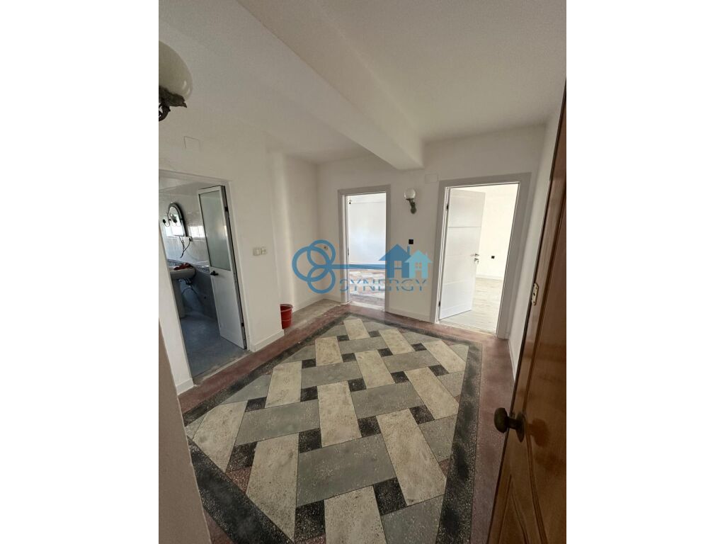 Shitet apartament 1+1 në kmy, qendër Durrës
