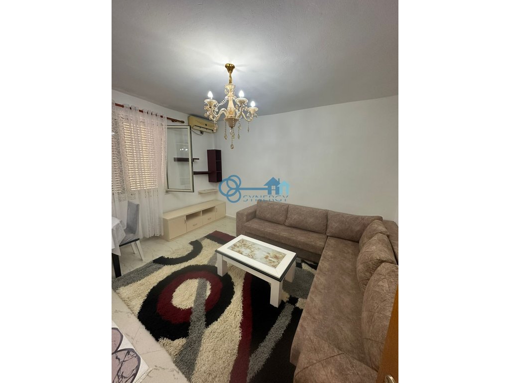 Shitet apartament 1+1 në kmy, qendër Durrës