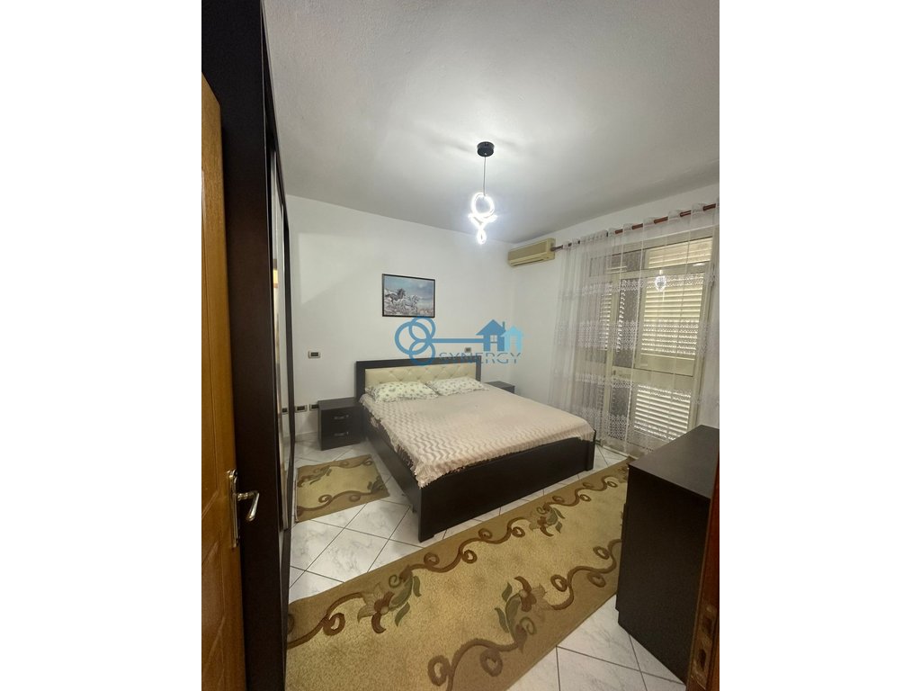 Shitet apartament 1+1 në kmy, qendër Durrës