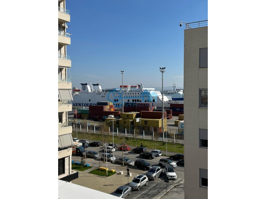 Shitet apartament 1+1 në kmy, qendër Durrës